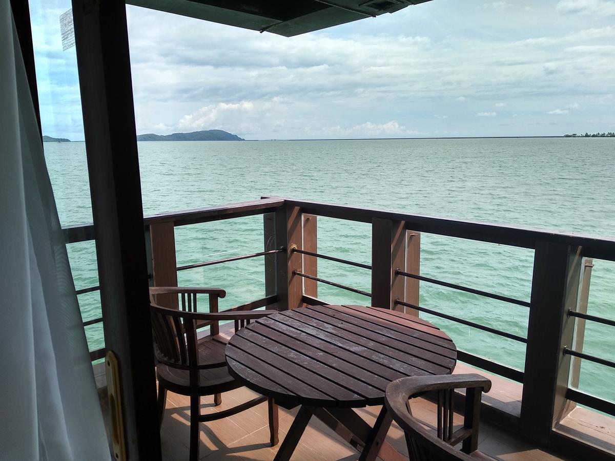 Langkawi Lagoon Resort Water Chalet Pantai Cenang Kültér fotó