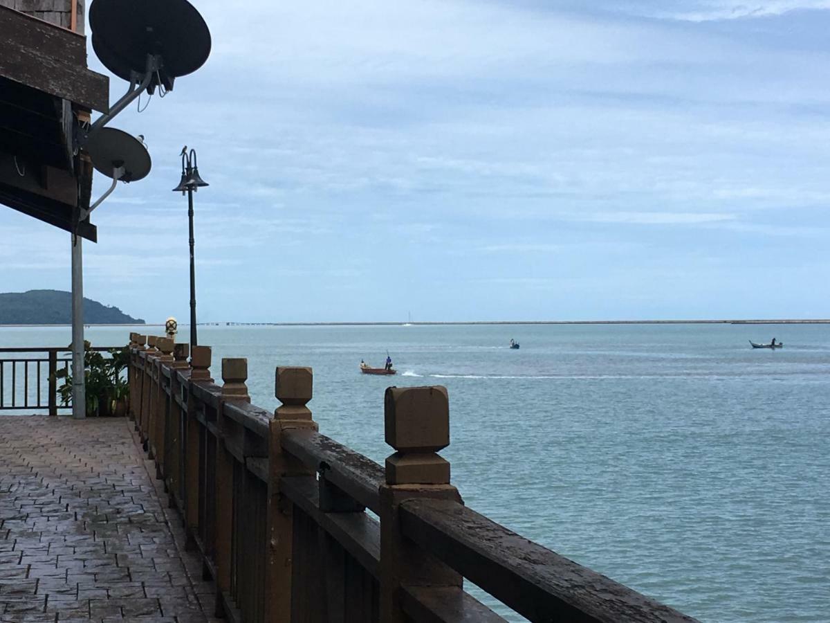 Langkawi Lagoon Resort Water Chalet Pantai Cenang Kültér fotó