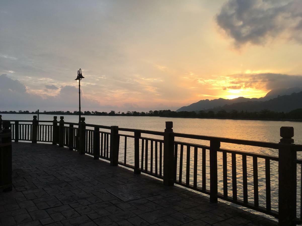 Langkawi Lagoon Resort Water Chalet Pantai Cenang Kültér fotó